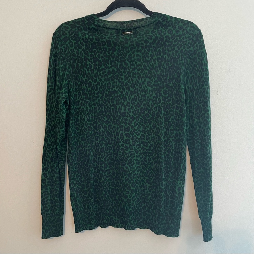 MICHAEL KORS Green Cheetah Print Lightweight Sweater - Size Medium - Picture 6 of 9